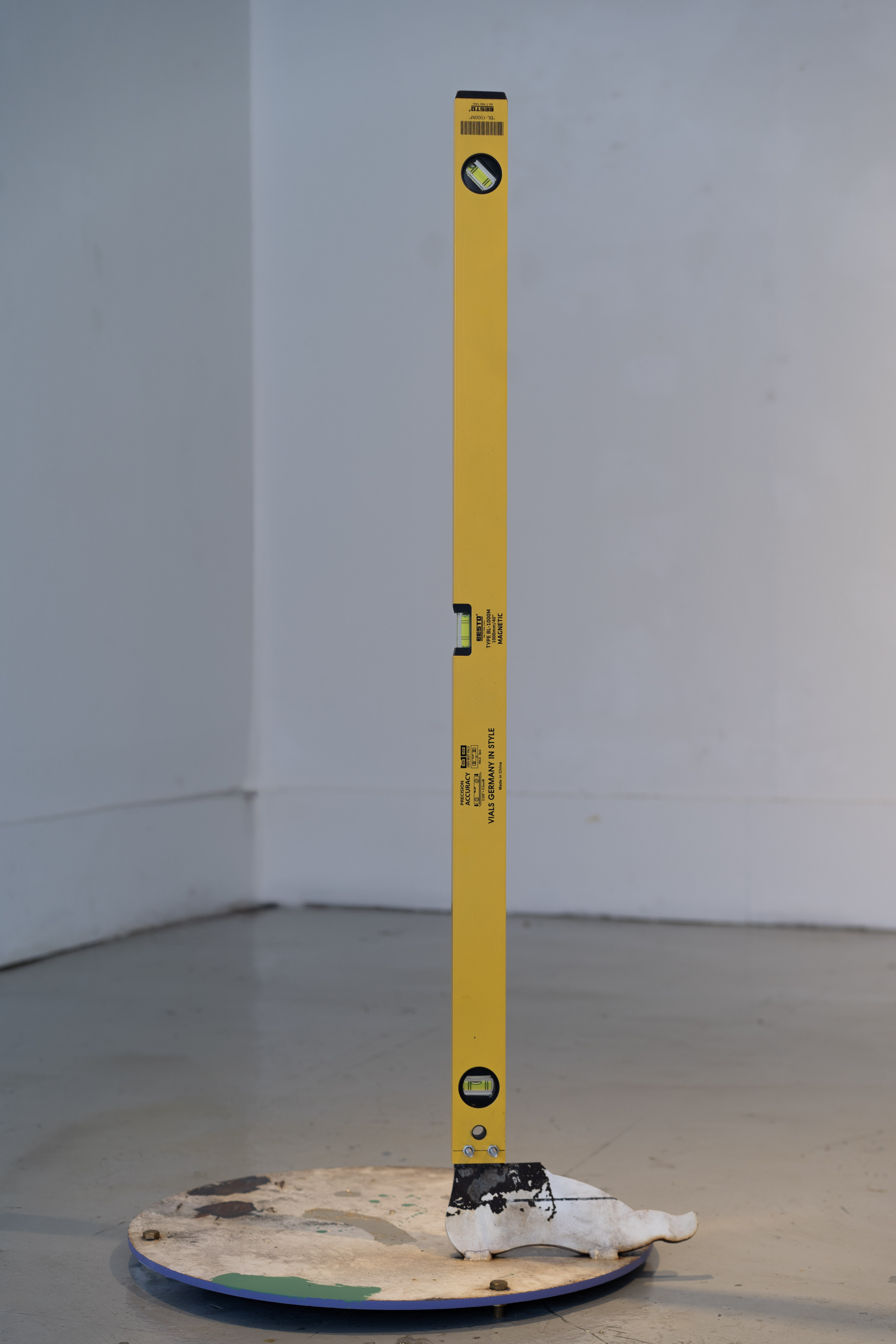 서 있는 사람, urethane on steel, holizontal ruler, tig welding, 50*50*110cm, 2025